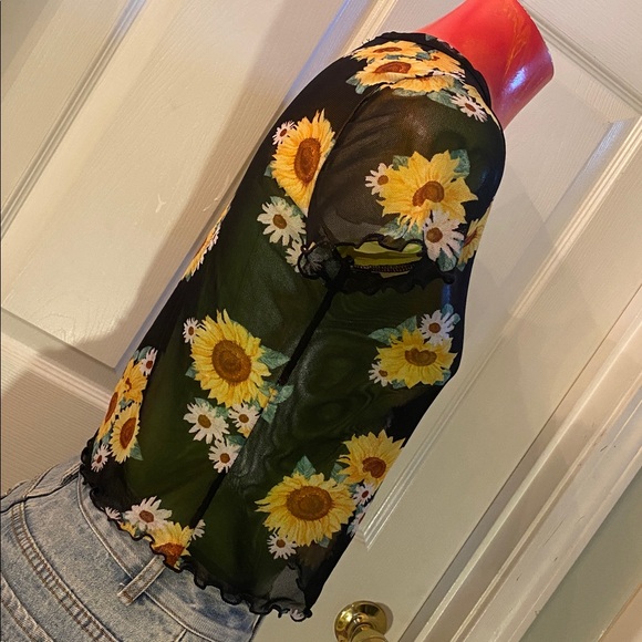 Originality Black Floral Sunflower Mesh Crop Top - Picture 9 of 11
